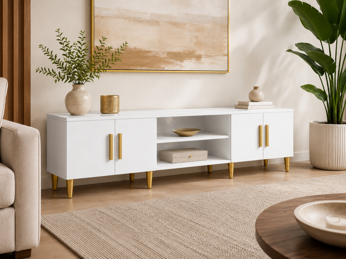 Meuble TV blanc effet chêne avec pieds et poignées bois clair, vue d'ensemble